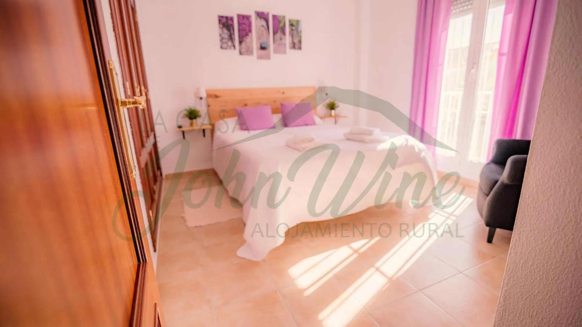 La Casa De John Wine , Bornos Villa